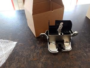 Nieuwe Achterklep Slotmechaniek Volkswagen Sharan (7N) Prijs € 48,40 Inclusief btw aangeboden door Bongers Auto-Onderdelen Zeeland