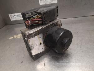 Gebruikte ABS Pomp Mercedes R (W251) 5.0 500 V8 32V 4-Matic Prijs op aanvraag aangeboden door Bongers Auto-Onderdelen Zeeland