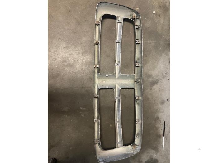 Grille Lijst van een Dodge Ram 1500 (DR/DH/D1/DC/DM) 4.7 V8 1500 4x4 2004