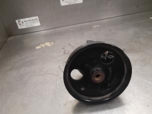 Gebruikte Servopomp Dacia Logan MCV (KS) 1.6 MPI 85 Bifuel Prijs op aanvraag aangeboden door Bongers Auto-Onderdelen Zeeland