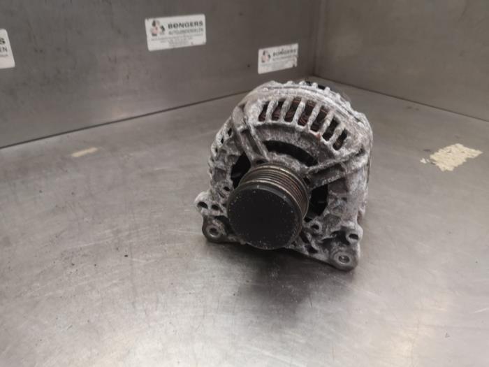 Gebruikte Dynamo Volkswagen Touran (1T1/T2) 1.9 TDI 105 Prijs op aanvraag aangeboden door Bongers Auto-Onderdelen Zeeland