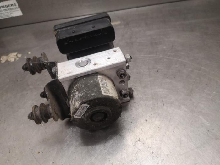 Gebruikte ABS Pomp Volkswagen Golf V (1K1) 1.9 TDI Prijs op aanvraag aangeboden door Bongers Auto-Onderdelen Zeeland