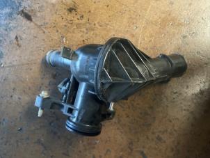 Gebruikte Thermostaathuis Ford Transit Custom 2.0 TDCi 16V Eco Blue 130 Prijs op aanvraag aangeboden door Bongers Auto-Onderdelen Zeeland