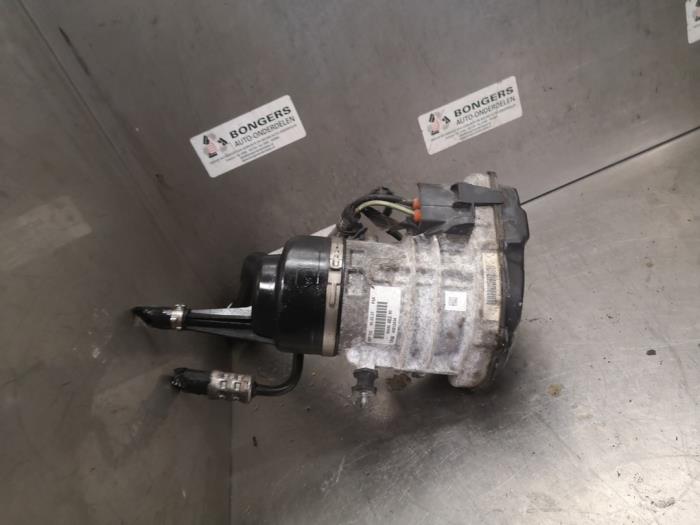 Gebruikte Servopomp Citroen C4 Grand Picasso (UA) 2.0 HDiF 16V 135 Prijs op aanvraag aangeboden door Bongers Auto-Onderdelen Zeeland