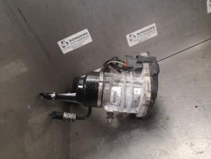 Gebruikte Pomp Servo Citroen C4 Grand Picasso (UA) 2.0 HDiF 16V 135 Prijs op aanvraag aangeboden door Bongers Auto-Onderdelen Zeeland