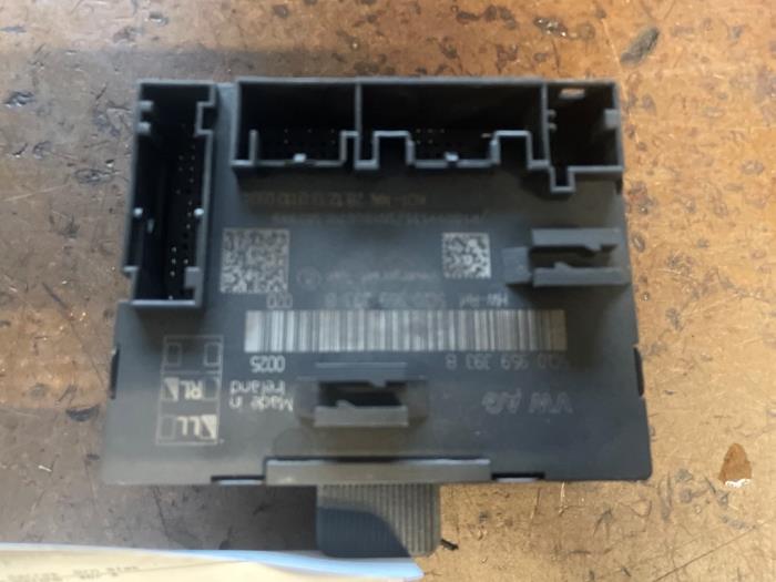 Gebruikte Central electronic module Volkswagen Golf VII (AUA) 1.6 TDI 16V Prijs op aanvraag aangeboden door Bongers Auto-Onderdelen Zeeland