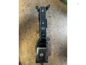 Gebruikte Handrem schakelaar Kia Niro II (SG2) 1.6 GDI Plug-in Hybrid Prijs op aanvraag aangeboden door Bongers Auto-Onderdelen Zeeland