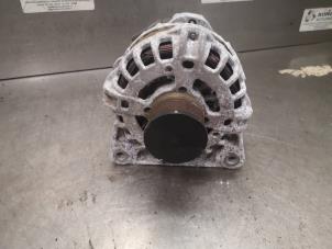 Gebruikte Dynamo Dacia Duster (HS) 1.6 SCe 115 16V Prijs op aanvraag aangeboden door Bongers Auto-Onderdelen Zeeland