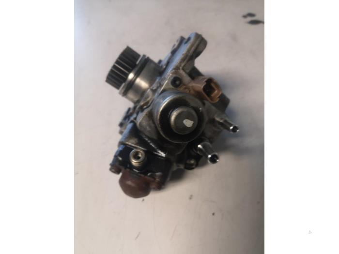 Dieselpomp van een Peugeot Boxer (U9) 2.0 BlueHDi 130 2018