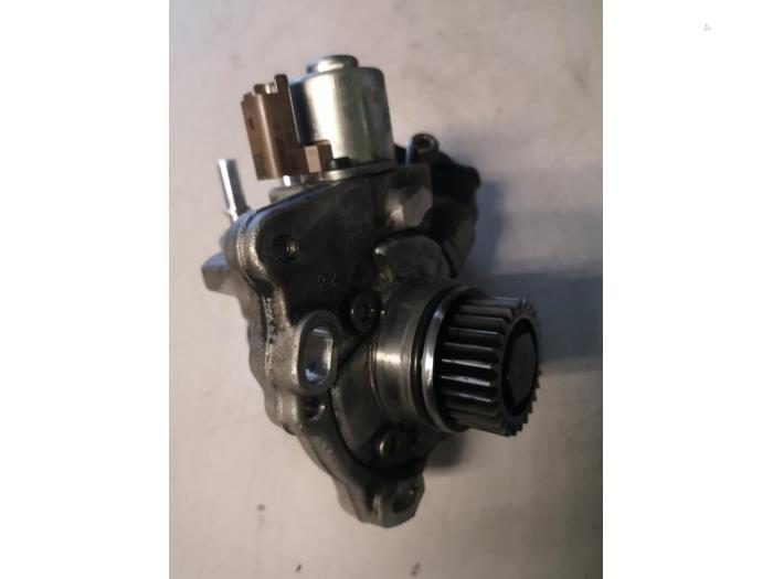 Dieselpomp van een Peugeot Boxer (U9) 2.0 BlueHDi 130 2018