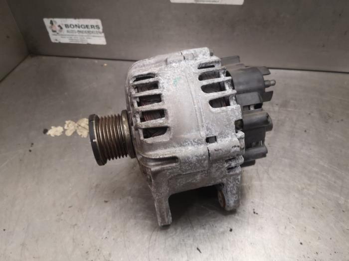 Gebruikte Dynamo Renault Captur I (2R) 0.9 Energy TCE 12V Prijs op aanvraag aangeboden door Bongers Auto-Onderdelen Zeeland