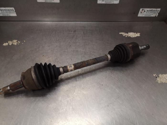 Gebruikte Aandrijfas links-voor Opel Corsa D 1.3 CDTi 16V ecoFLEX Prijs op aanvraag aangeboden door Bongers Auto-Onderdelen Zeeland