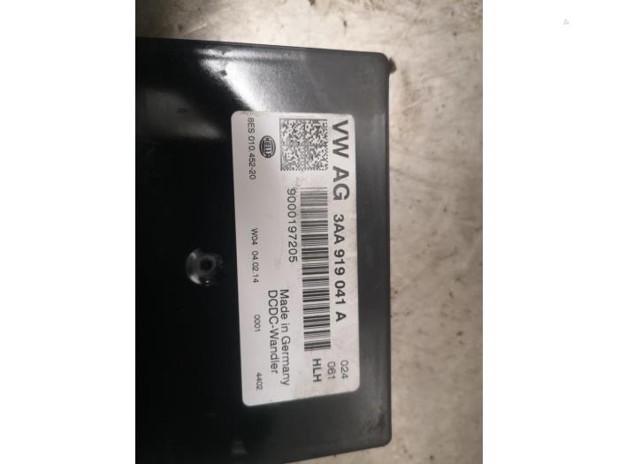 Central electronic module van een Volkswagen Transporter T5 2.0 TDI DRF 2014