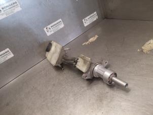 Gebruikte Hoofdremcilinder Mercedes Vito (639.6) 2.2 111 CDI 16V Prijs op aanvraag aangeboden door Bongers Auto-Onderdelen Zeeland