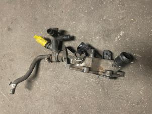 Gebruikte Thermostaathuis Renault Captur (2R) 0.9 Energy TCE 12V Prijs op aanvraag aangeboden door Bongers Auto-Onderdelen Zeeland