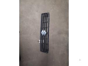 Gebruikte Grille Suzuki Splash 1.2 16V Prijs op aanvraag aangeboden door Bongers Auto-Onderdelen Zeeland
