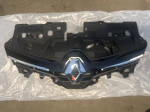 Nieuwe Grille Renault Clio IV (5R) Prijs € 181,50 Inclusief btw aangeboden door Bongers Auto-Onderdelen Zeeland