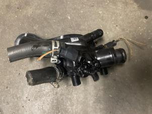 Gebruikte Thermostaathuis Peugeot 308 SW (4E/H) 1.6 16V THP 175 Prijs op aanvraag aangeboden door Bongers Auto-Onderdelen Zeeland