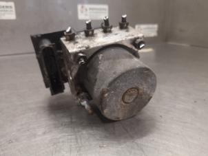 Gebruikte ABS Pomp Kia Cee'd Sporty Wagon (EDF) 1.6 CRDi 115 16V Prijs op aanvraag aangeboden door Bongers Auto-Onderdelen Zeeland