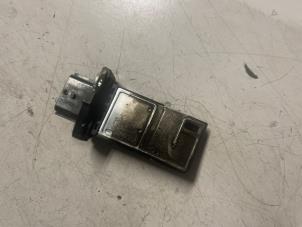 Gebruikte Luchtmassameter Nissan Pathfinder (R51) 2.5 dCi 16V 4x4 Prijs op aanvraag aangeboden door Bongers Auto-Onderdelen Zeeland