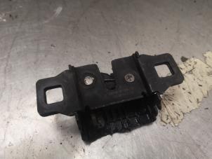 Gebruikte Motorkap Slotmechaniek Landrover Range Rover Evoque (LVJ/LVS) 2.2 eD4 16V Prijs op aanvraag aangeboden door Bongers Auto-Onderdelen Zeeland