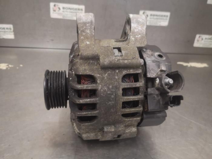 Gebruikte Dynamo Peugeot 206+ (2L/M) 1.1 XR,XS Prijs op aanvraag aangeboden door Bongers Auto-Onderdelen Zeeland