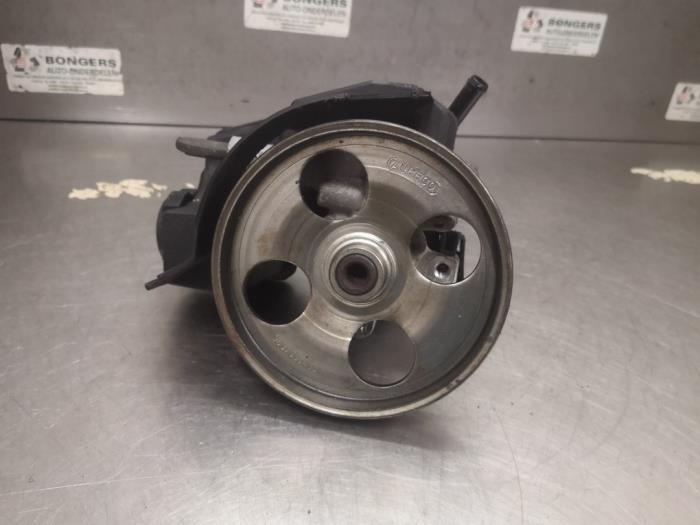 Gebruikte Servopomp Peugeot 206+ (2L/M) 1.1 XR,XS Prijs op aanvraag aangeboden door Bongers Auto-Onderdelen Zeeland