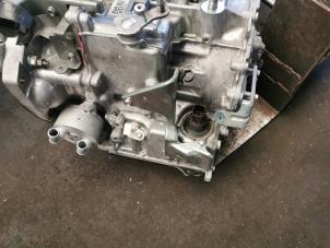 Versnellingsbak van een Mazda 3 Sport (BP) 2.0 SkyActiv-G 122 Mild Hybrid 16V 2021