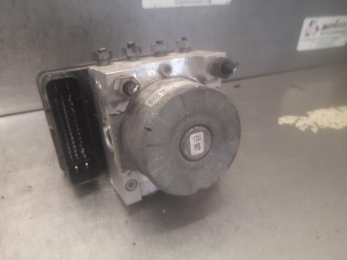 Gebruikte ABS Pomp Ford Galaxy (CK) 2.0 TDCi 150 16V Prijs op aanvraag aangeboden door Bongers Auto-Onderdelen Zeeland