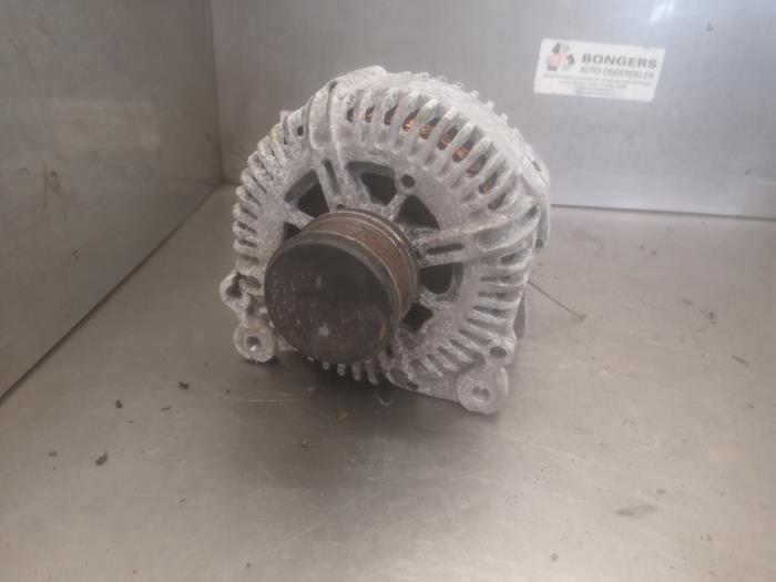 Gebruikte Dynamo Volkswagen Passat Variant (3C5) 2.0 TDI 16V 135 Prijs op aanvraag aangeboden door Bongers Auto-Onderdelen Zeeland
