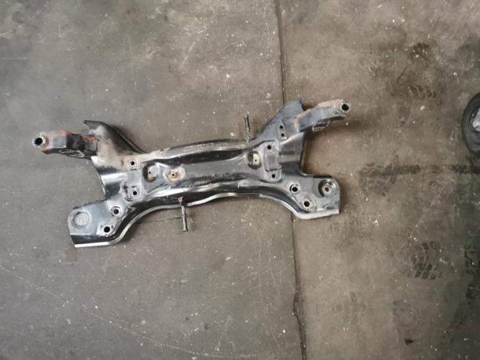 Gebruikte Subframe Volkswagen Polo IV (9N1/2/3) 1.2 Prijs op aanvraag aangeboden door Bongers Auto-Onderdelen Zeeland