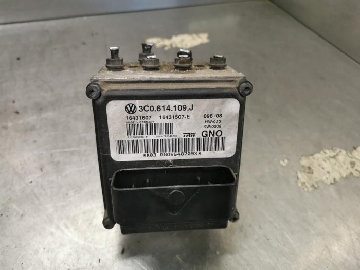 Gebruikte ABS Pomp Volkswagen Passat Variant (3C5) 2.0 TDI 16V 170 Prijs op aanvraag aangeboden door Bongers Auto-Onderdelen Zeeland