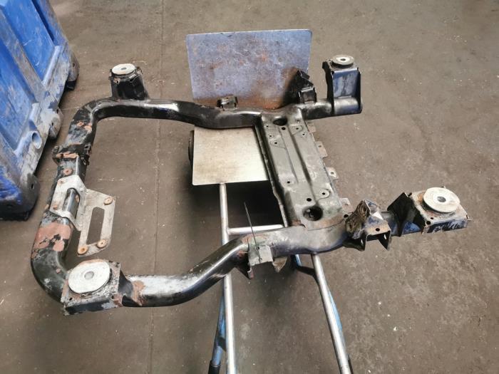 Gebruikte Subframe Volkswagen Transporter T5 2.5 TDi Prijs op aanvraag aangeboden door Bongers Auto-Onderdelen Zeeland