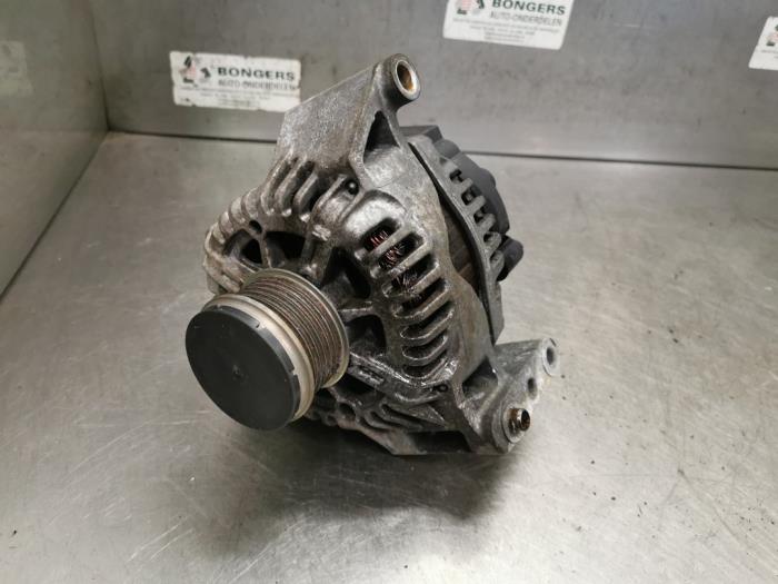 Gebruikte Dynamo Fiat Grande Punto (199) 1.3 JTD Multijet 16V Prijs op aanvraag aangeboden door Bongers Auto-Onderdelen Zeeland