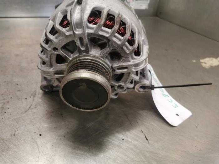 Gebruikte Dynamo Mitsubishi Colt (Z2/Z3) 1.5 DI-D 12V HP Prijs op aanvraag aangeboden door Bongers Auto-Onderdelen Zeeland