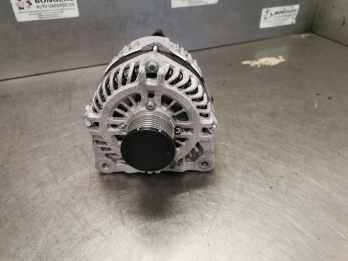 Gebruikte Dynamo Renault Trafic (1FL/2FL/3FL/4FL) 1.6 dCi 95 Prijs op aanvraag aangeboden door Bongers Auto-Onderdelen Zeeland