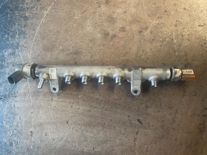 Gebruikte Injector brug Volkswagen Passat Variant (3C5) 2.0 TDI 16V 170 Prijs op aanvraag aangeboden door Bongers Auto-Onderdelen Zeeland