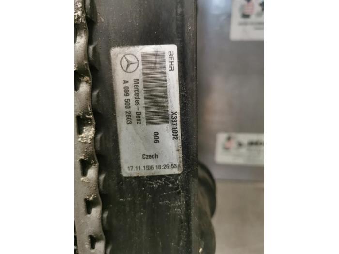 Gebruikte Radiateur Mercedes E (W212) E-200 CDI 16V BlueEfficiency,BlueTEC Prijs op aanvraag aangeboden door Bongers Auto-Onderdelen Zeeland