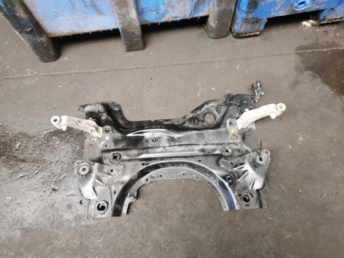 Gebruikte Subframe Peugeot 308 (L3/L8/LB/LH/LP) 1.6 BlueHDi 120 Prijs op aanvraag aangeboden door Bongers Auto-Onderdelen Zeeland