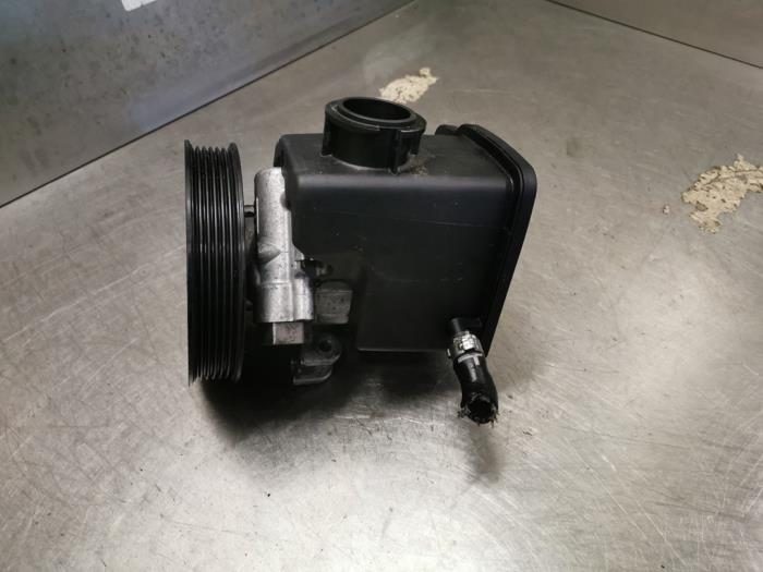 Gebruikte Pomp Servo Mercedes C Estate (S204) 2.2 C-220 CDI 16V Prijs op aanvraag aangeboden door Bongers Auto-Onderdelen Zeeland