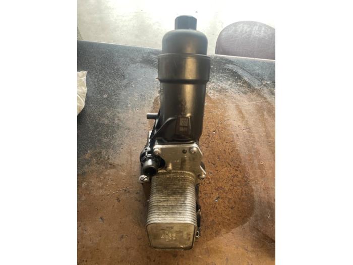 Gebruikte Oliefilterhuis BMW 5 serie Touring (F11) 520d 16V Prijs op aanvraag aangeboden door Bongers Auto-Onderdelen Zeeland