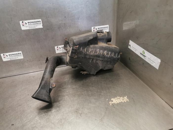 Gebruikte Luchtfilterhuis Toyota Corolla Verso (R10/11) 2.0 D-4D 16V Prijs op aanvraag aangeboden door Bongers Auto-Onderdelen Zeeland