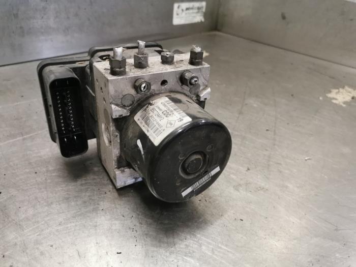 Gebruikte ABS Pomp Renault Grand Scénic III (JZ) 1.4 16V TCe 130 Prijs op aanvraag aangeboden door Bongers Auto-Onderdelen Zeeland