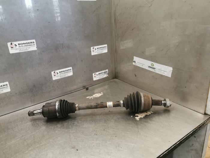 Gebruikte Steekas links-voor Opel Corsa D 1.3 CDTi 16V ecoFLEX Prijs op aanvraag aangeboden door Bongers Auto-Onderdelen Zeeland