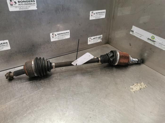 Gebruikte Steekas links-voor Renault Grand Scénic III (JZ) 1.5 dCi 110 Prijs op aanvraag aangeboden door Bongers Auto-Onderdelen Zeeland
