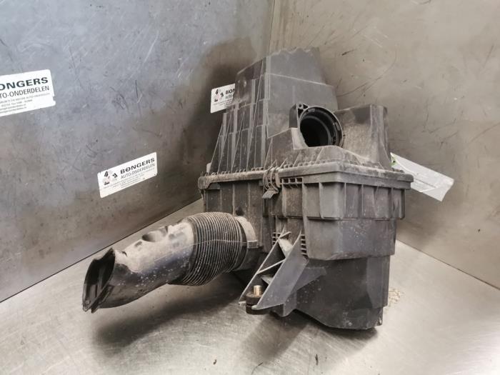 Gebruikte Luchtfilterhuis Volkswagen Transporter T5 1.9 TDi Prijs op aanvraag aangeboden door Bongers Auto-Onderdelen Zeeland