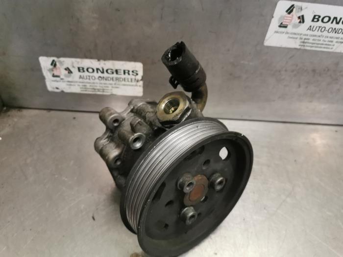 Gebruikte Pomp Servo Volkswagen Transporter T5 1.9 TDi Prijs op aanvraag aangeboden door Bongers Auto-Onderdelen Zeeland