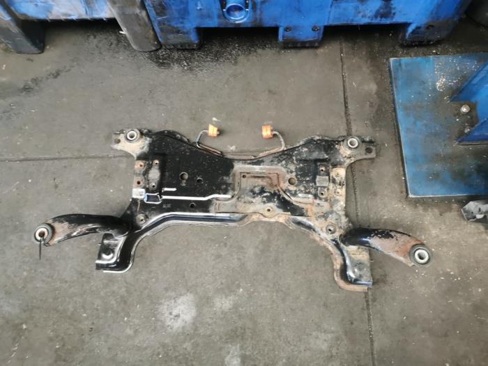 Gebruikte Subframe Mazda 5 (CR19) 2.0 CiDT 16V Normal Power Prijs op aanvraag aangeboden door Bongers Auto-Onderdelen Zeeland
