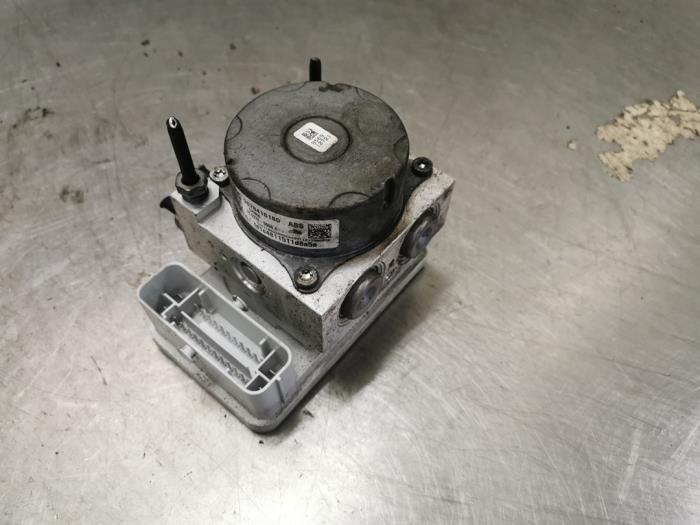 Gebruikte ABS Pomp Mazda 5 (CR19) 2.0 CiDT 16V Normal Power Prijs op aanvraag aangeboden door Bongers Auto-Onderdelen Zeeland