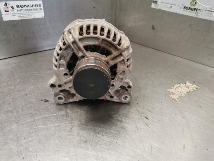 Gebruikte Dynamo Mitsubishi Grandis (NA) 2.0 DI-D 16V Prijs op aanvraag aangeboden door Bongers Auto-Onderdelen Zeeland